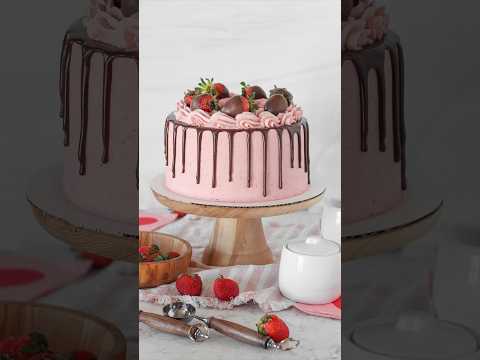 The Best Chocolate Strawberry Cake! Recipe on Bakingwithblondie.com #valentinesdaybaking #cake #bake