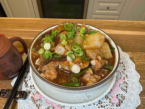 [ 蘿蔔花菇炆排骨 ] - 家常菜，材料簡單，料理方便，惹味十足，好下飯，排骨嫩滑入味，蘿蔔清甜可口，花菇爽滑。