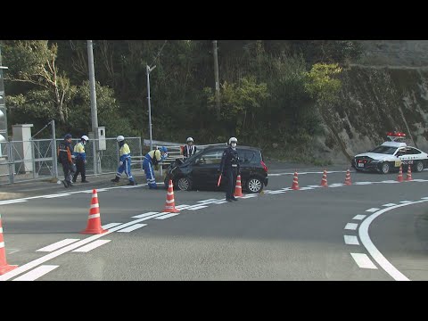 西彼・長与町で高齢男女が乗る車が下り坂途中のカーブを曲がり切れずに事故