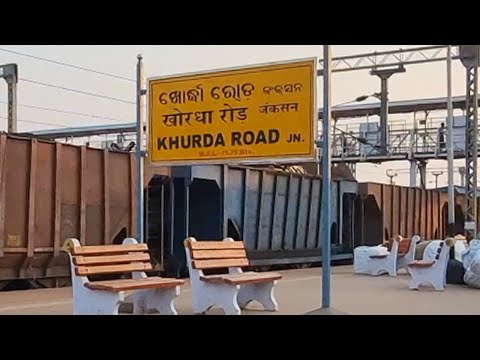 Khurda Road Junction station 12821/Dhauli Express Arriving Departing, Indian Railways Video 4k HD