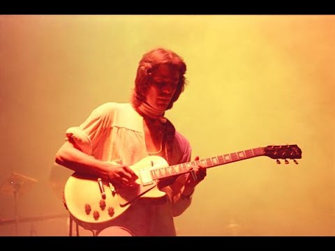 GENESIS - All in a Mouse's Night (live in London 1977)