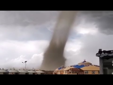 China didn't expect this! An incredible Tornado passes through the city of Dongming, Shandong.