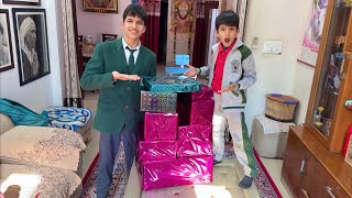 Etne Saare Gifts 😍 School Se Aate Hi Mile