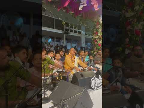 Swarupa Damodar Prabhu continues to uplift hearts with his soulful kirtan and divine energy! 🎶🔥