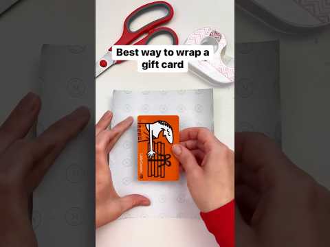 How to wrap a gift card #giftcards #wrapping #christmaspresents #pizzalover