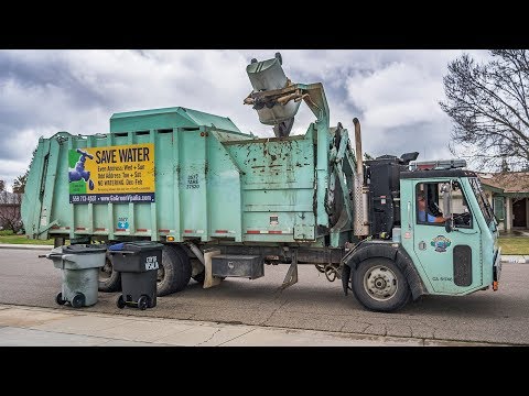 CCC LET2 - Heil Formula 7000 Split-Body Garbage Truck