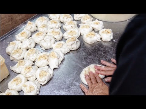 Taiwanese Pepper Pork Buns in Taipei Raohe Night Market / 福州元祖胡椒餅,饒河夜市 - Taiwanese Street Food