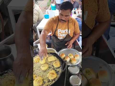 Nashik Pav Vada Super special #streetfood  #nashikstreetfood #pavvada