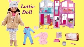 So cute Lottie Doll Lives in Barbie 3-Story Townhouse! Dolls and Dollhouse toy video