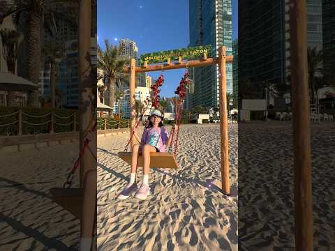 Alice and her funny Vlog in Dubai