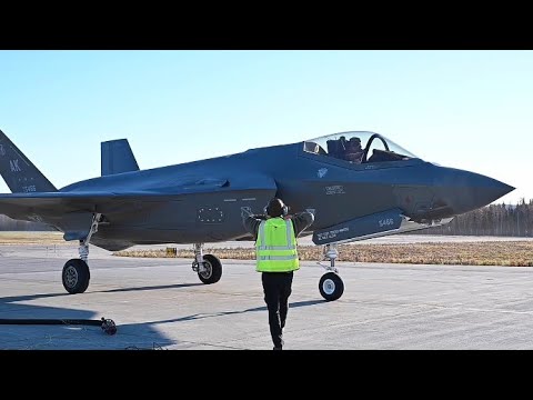 US Air Force 354th Squadron Conducts Hot Pit Operations at Eielson Base, Alaska