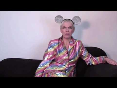 Annie Lennox Answers Your Questions - April 2009