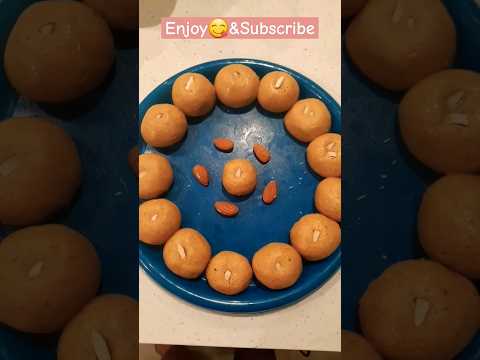 Easy Besan Laddu😋 #homemade #simple #sweet #yummy #shorts #ytshorts #trending