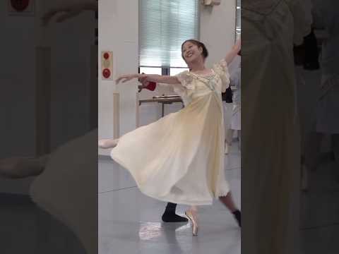 【くるみ割り人形】クララ:須谷まきこ/Makiko Sutani クリストフ:新井悠汰/Yuta Arai #ballet #dance #nbaバレエ団 #shorts