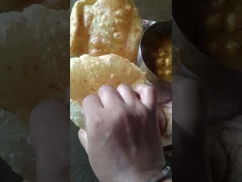 Yummy Chhole bhature🤤😋|MUST TRY #youtubeshorts #trending #chholebhaturerecipe#foodvlogs