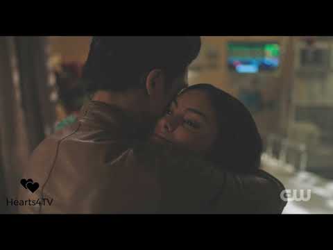 Riverdale: Reggie visits Veronica and her dad in the hospital