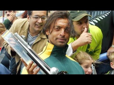 Shoiab Akhtar FIERCE BOWLING 11 Wickets VS NZ WELLINGTON 2003