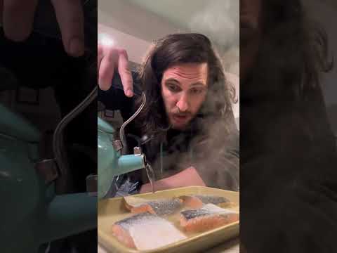 the salmon cooks a little too #shorts #tipsandtricks #lifehacks