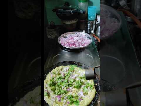 వేడి వేడి నాగార్జున స్టైల్ పెసరటు #shortvideo #pesarattudosa #dosa #food #ytshorts #cookingchannel