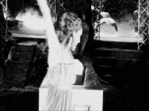 Dracula: Pages from a Virgin's diary (Un-Dead!) - Guy Maddin