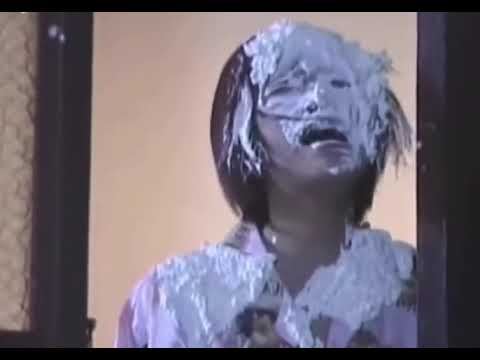 Yôko Naitô (内藤陽子) + Mitsuho Otani (大谷 みつほ) - Pie in the face