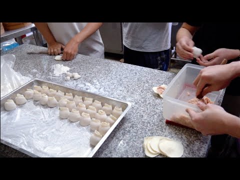 Three types Taiwanese Handmade Soup Dumplings / 現做手工湯包,市場內的排隊美食-Taiwanese Street Food