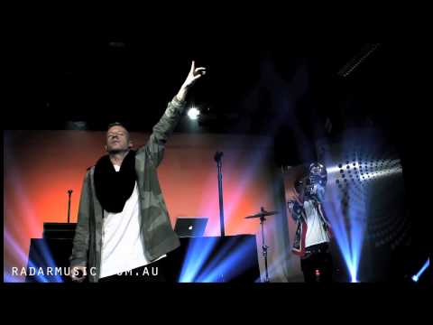 Macklemore & Ryan Lewis - Same Love - Live At Radar