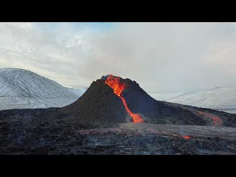 1 minute of volcano eruption in Iceland 2021