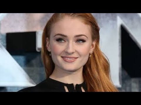 Sophie Turner Clarifies Comments About the ‘Struggle’ of Being a Single Mom: ‘I Am Very Fortunate’