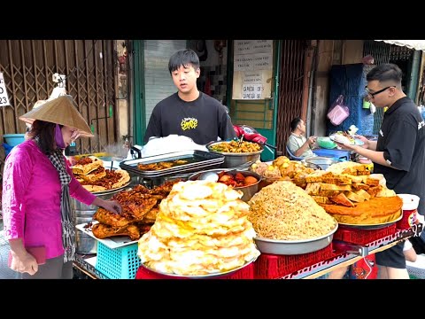 24 Hours Experience Street Food Like a Local // Saigon Street Food, Vietnam