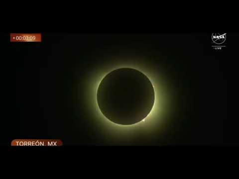 Total darkness hits Mexico and some parts of America #solareclipse #moon #sun #eclipse