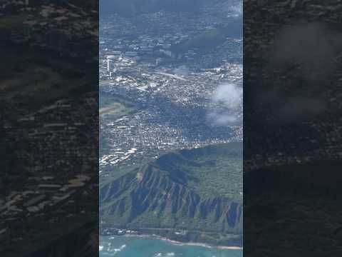 Spectacular view of Honolulu, the capital of Hawaii, located on the shore of Oahu in Pacific Ocean!