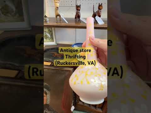 Antique store peek - come with me!