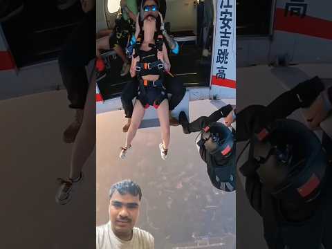 Parachute jump 🤯#shorts #skydiving #trending