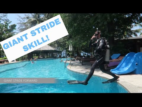 Giant Stride Entry - PADI Open Water Diver Course • Scuba Diving Tips