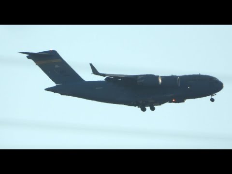 RARE USAF Boeing C-17A Globemaster III 05-5152 landing at Moffett Field (MANU61)