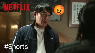 ピエール瀧 - 親方の必殺技「頭突き」炸裂💥 | サンクチュアリ -聖域- | Netflix Japan