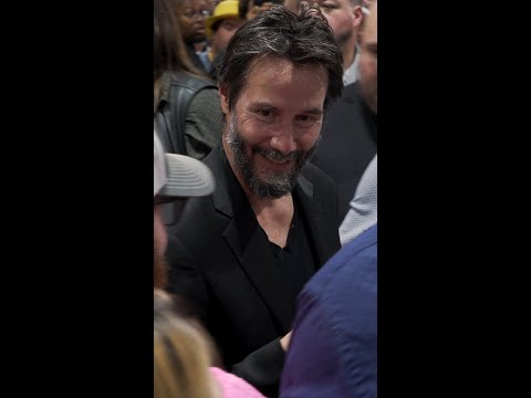 Keanu at #SDCC2024 Plays John Wick Pinball!