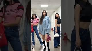 HYEIN model walk is so good💅 #newjeans #뉴진스 #혜인 #tiktok #update