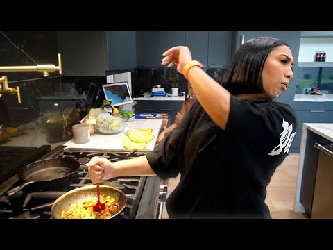 QUEEN NAIJA BURNS DOWN KITCHEN..