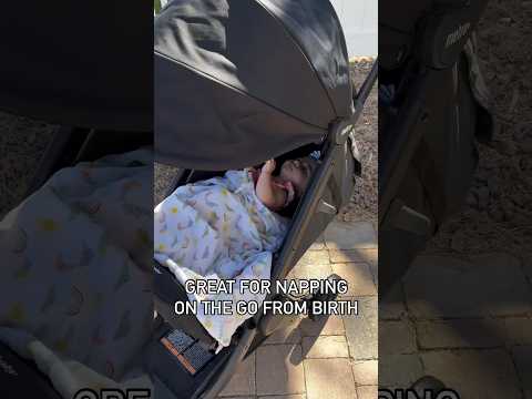 This travel stroller fits in overhead bins and can be used from birth! #ergobaby #stroller #baby