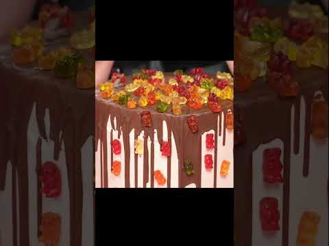 ケーキを食べてみる (Keeki o tabete miru)