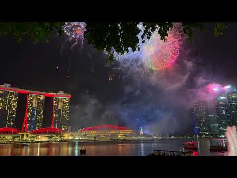 🇸🇬Singapore new year fireworks on merina bay🧨 #happynewyear #singapore #trending #singaporetourism