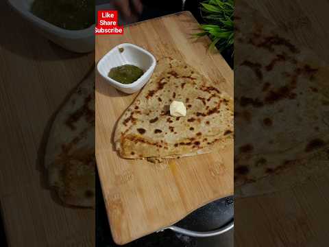 aloo paratha l triangle aloo paratha l #alooparatha #viral #shortvideo #youtubeshorts #cookingshorts