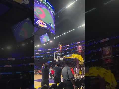 La reacción de los fans de los Lakers al Walk off de los #Dodgers 🔥🔥🔥 #nba