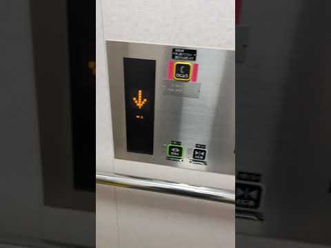 桜本町駅1番出口のエレベーター