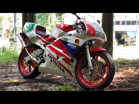 Shoot the NSR 250R and start the engine (iPhoneX 4K movie)