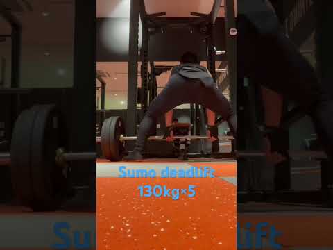 Sumo deadlift