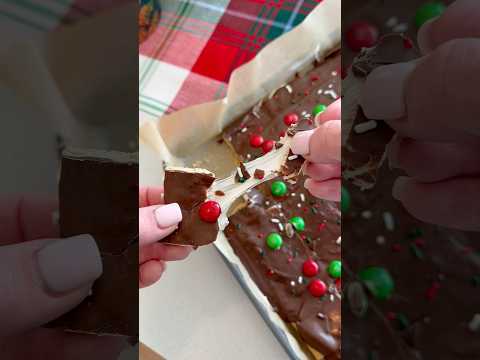 *ASMR* XMAS S’MORES BARK! #christmas #smores #dessert #recipe #christmasrecipe #christmastreats