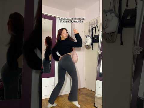 Buttons choreo (struggling in a small room) #buttons #dance #dancetrend #dancechallenge #dancer